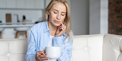 Woman with tooth pain